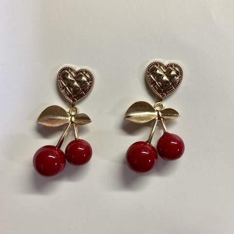 gold heart cherry pierce/earring