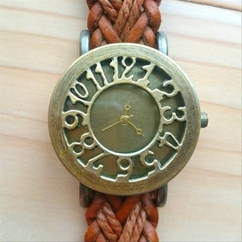 腕時計 <芸術的な彫刻 編み込み革ブレスレット> 
