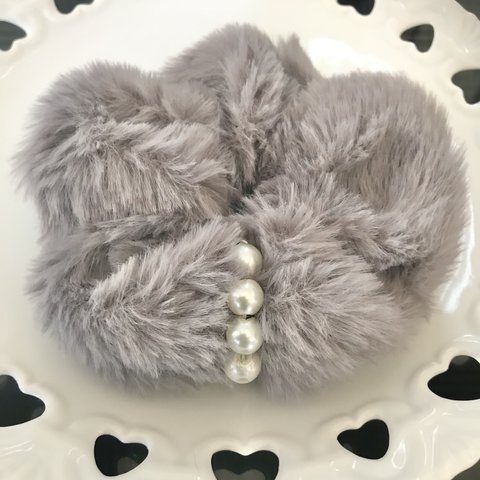 💓sale300円💓パール付き💓グレーファー❤︎プレーンシュシュ✨