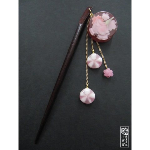 桜の錦玉羹と飴の漆簪、丸