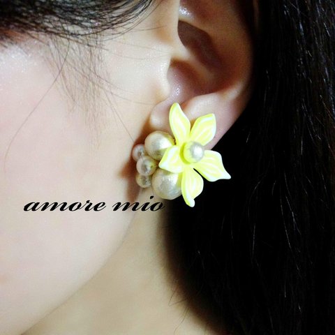 Spring Flower and Pearl Earrings ／ Yellow