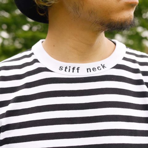 受注生産）stiff neck(肩こり）ボーダーTシャツ 首元刺繍 tenonaka 刺繍