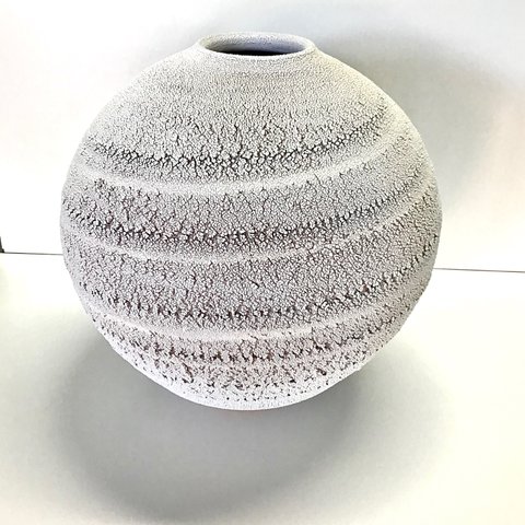 壺　〈 Jar with white glaze 〉　no,124