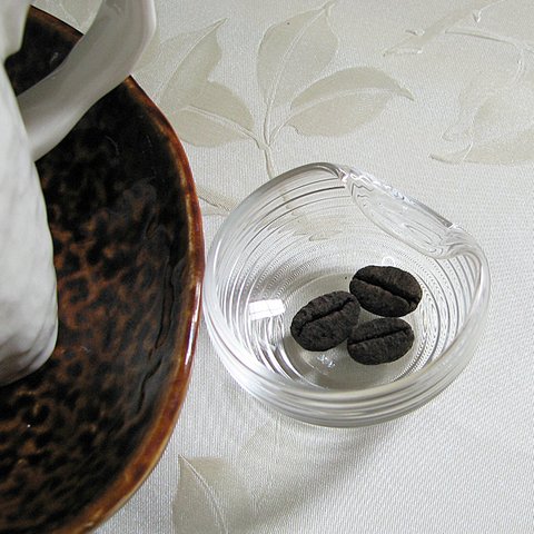 彫刻　「コーヒー豆」　(１個)