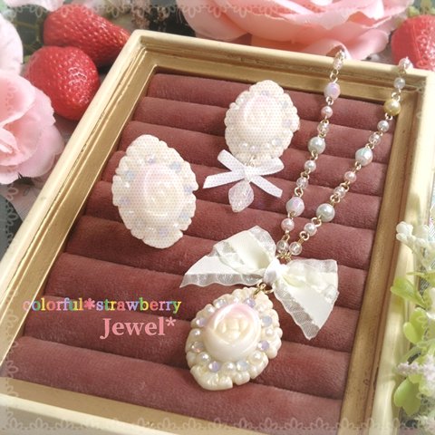 colorful＊strawberry [Jewel*] ／クラシカルミルキードロップ ネックレス