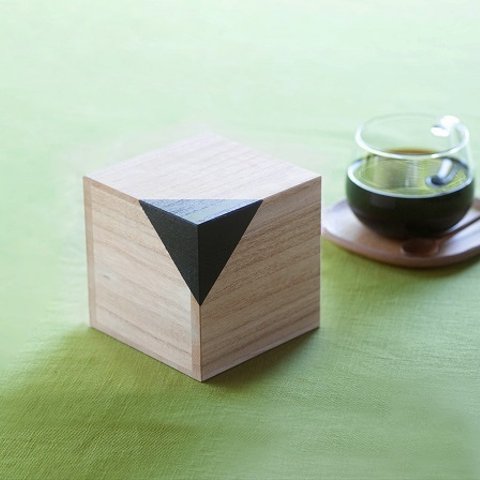 コーヒー通の方へのプレゼントにいかがですか？　 桐ＣＵＢＥコーヒーキャニスター　200ｇ入り　ブラック