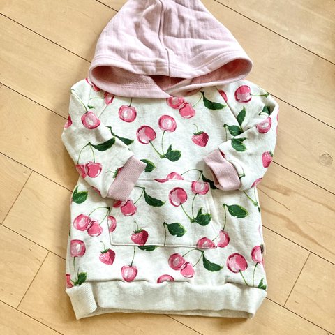 ⭐︎値下げ⭐︎さくらんぼ　hoodieワンピ  80サイズ