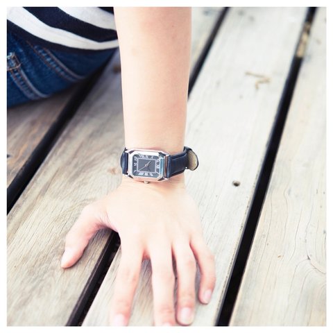 【華奢なデザインが可愛い】　腕時計　メンズ　レディース　シンプル　ブラック　ペアウォッチ　カップル　母の日