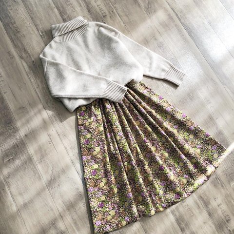 YUWA 高級 ヴィンテージな お花の 素敵な コーデュロイ ギャザースカート