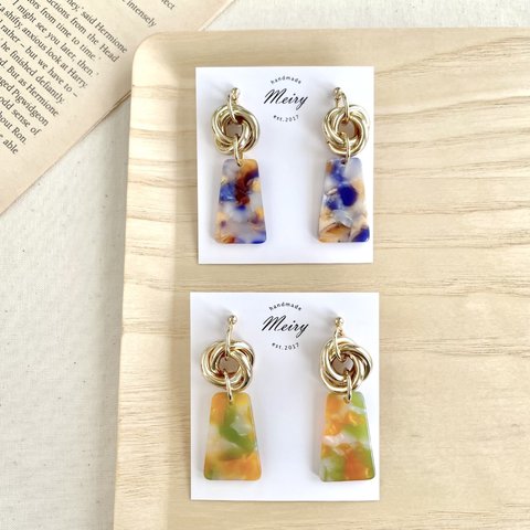 ピアス 水彩marble charm × ゴールドリング ピアス / イヤリング / チタンピアス / 樹脂ピアス / シンプル