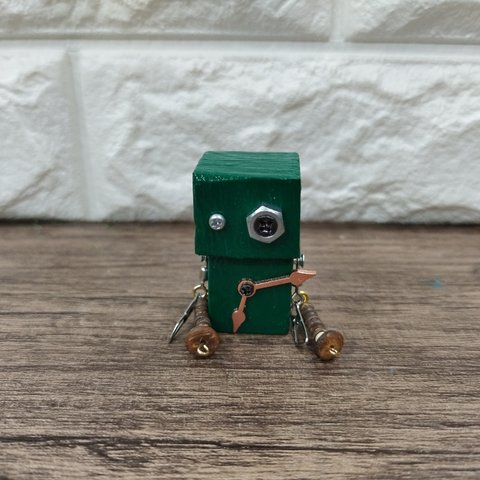 【586】木のロボット　木製のロボット　ハンドメイド　木製雑貨 インテリア　置物