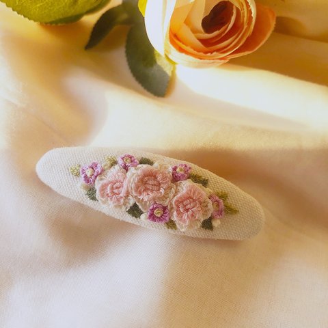 刺繍ヘアピン(ピンク花)