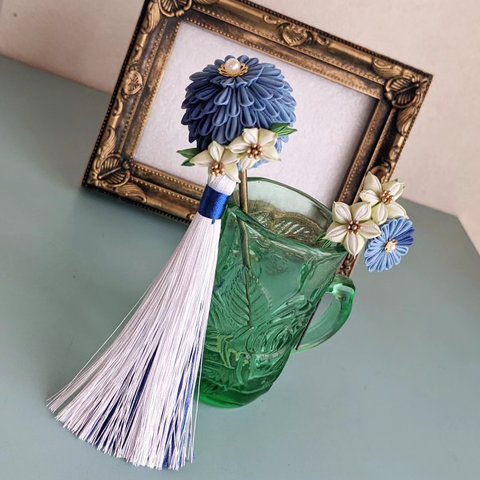 つまみ細工　水色のくす玉簪と小菊と桔梗のUピン飾りのセット