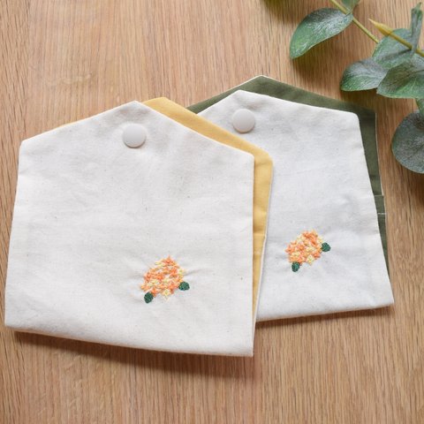 【手刺繍のマスクケース (i.キンモクセイ × yellow/green)】