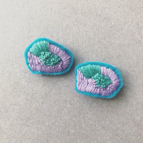 lavender×emerald刺繍ピアス