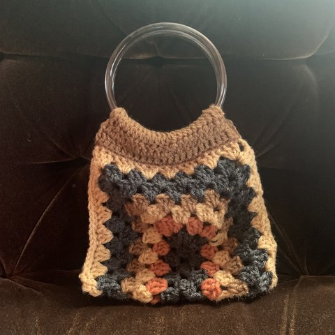 レトロなモチーフ編み手提げミニバッグ