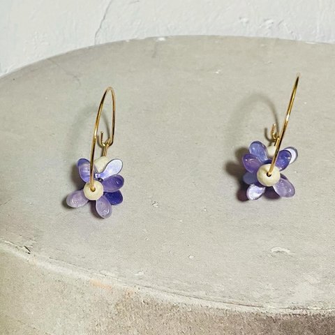 紫陽花のフープのピアス　