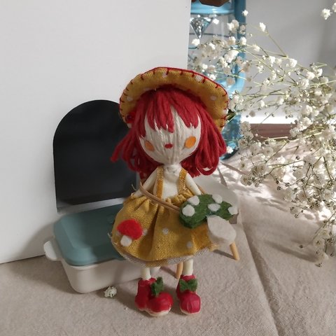 キノコの森に住む女の子のお人形
