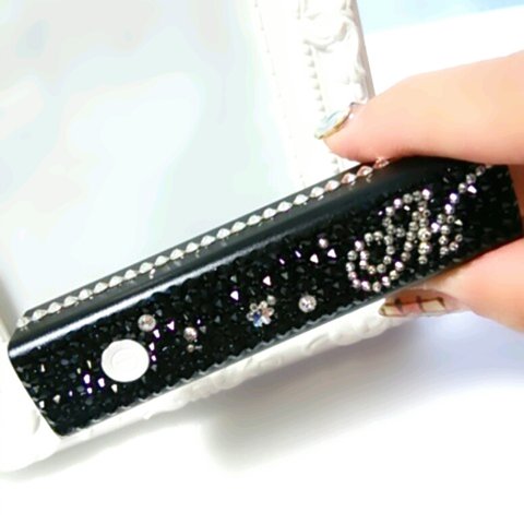 ロイヤル☆スノー　モバイルデコ充電器SWAROVSKI（ブラック）