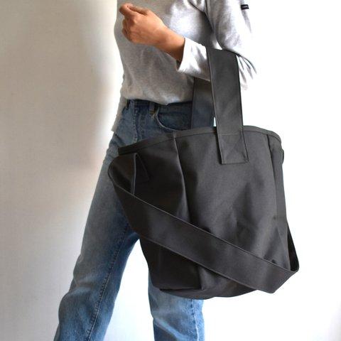 PLUS SHOULDER TOTE BAG(チャコール/グレー)