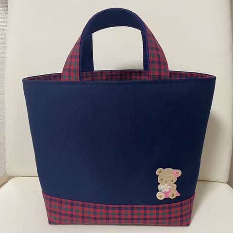 1名様限定♡トートバッグ♡ファミリアワッペン付き♡赤チェック♡マチあり♡お弁当バッグ♡サブバッグ♡