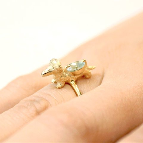 Dachshund & aquamarine ring  (gold plating)