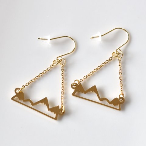 ピアス 山 ゴールド 登山 アクセサリー アウトドア フックピアス