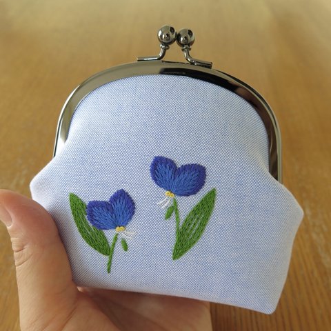 手刺繍のがま口〈 つゆ草〉