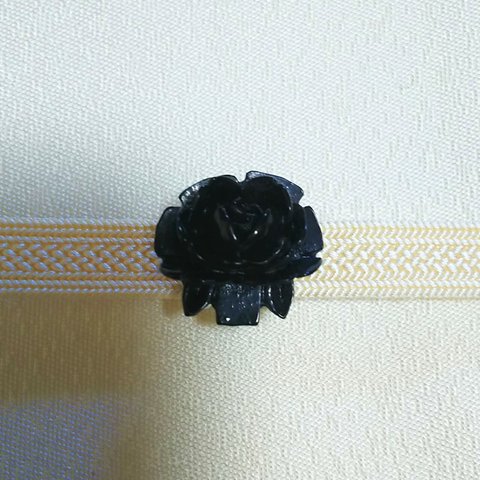 黒薔薇の帯留め