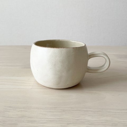 陶器のカップ　ほっこりマグ