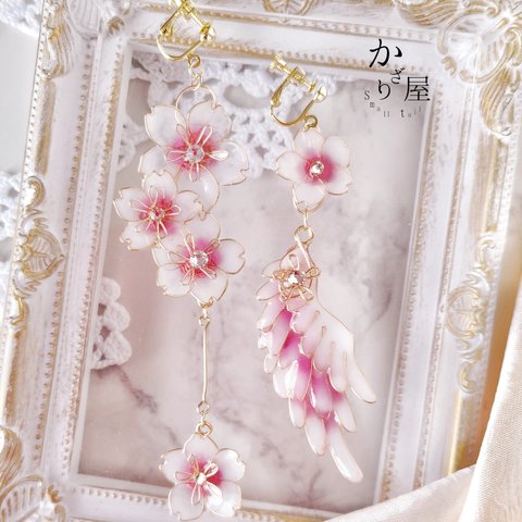 桜と翼のイヤリング（earrings of wings and blossom〜cherryblossom〜）