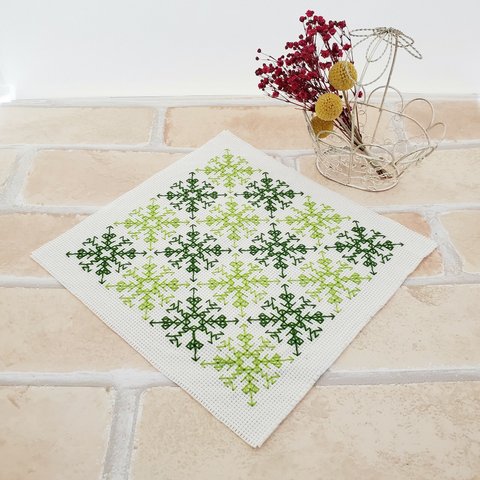 フェズ刺繍のミニクロス(グリーン系)