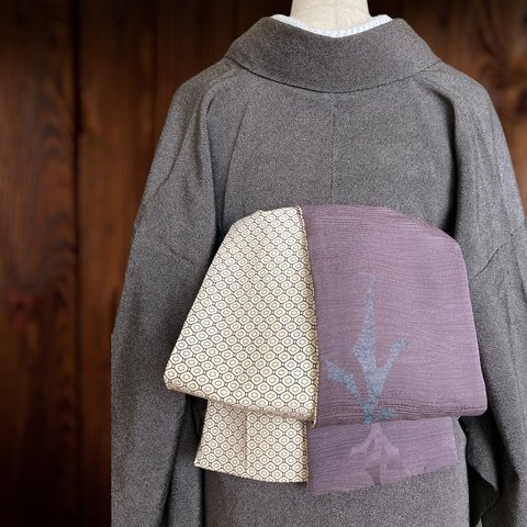 *絹お着物リメイク*小紋灰紫刺繍のお着物でお作り致しました大人の兵児帯、半幅帯です．長尺425cm．