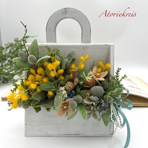 ミモザと木の実の春のアレンジBOX カジュアルギフト 造花アレンジメント