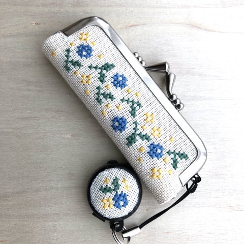 がま口　印鑑ケース　刺繍　小花柄　青