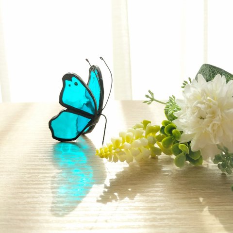 蝶のステンドグラス　サンキャッチャー（ブルー系）