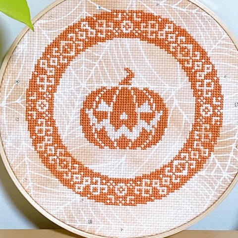 ハロウィン雑貨🎃刺繍　壁飾りタペストリー🎃光るカボチャ