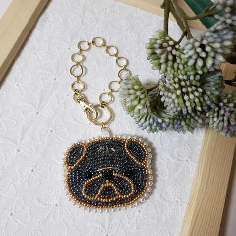 パグ☆ビーズ刺繍バッグチャーム