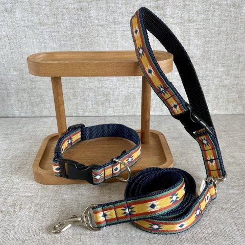 犬の首輪&リードセット 大きめ小型犬・小さめ中型犬用（2cm幅）「エスニック　イエローライン×ネイビー」