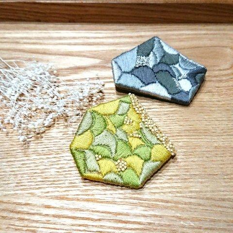 刺繍 ブローチ