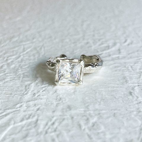 ギラギラ輝く石付きイヤーカフ【Melty/CZ ear cuff(sv)＜square6mm CZ＞】