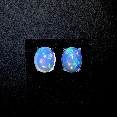 ✨Dancing of color✨エチオピア　プレシャスオパール8*10mm✨オーバル　シルバー925 1粒ピアス✨