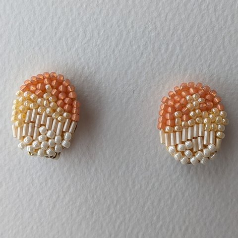 ビーズ刺繍イヤリング