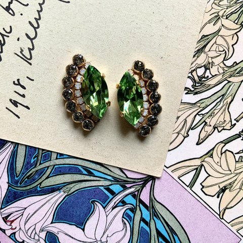 fresh green navettes pierce / earring 