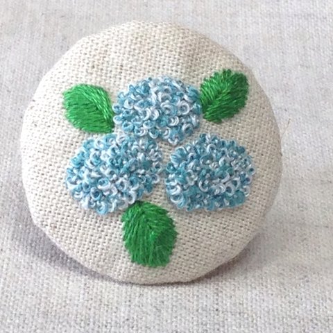 送料無料 刺繍ブローチ（綿麻)紫陽花 水色