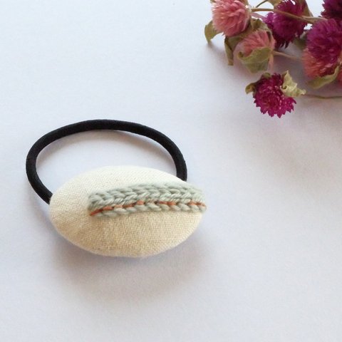 ウール刺繍　ブローチorヘアゴム  