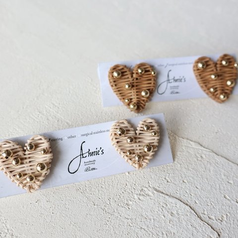 hug me    〜gold studs〜　rattan heart design pierce&earring