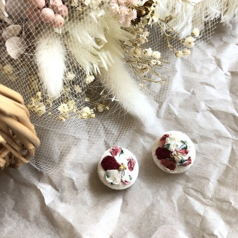 シリコンゴム  花 びら リボン刺繍 〜Fleurir cotton (ヘアゴム  ピアス 変更可)