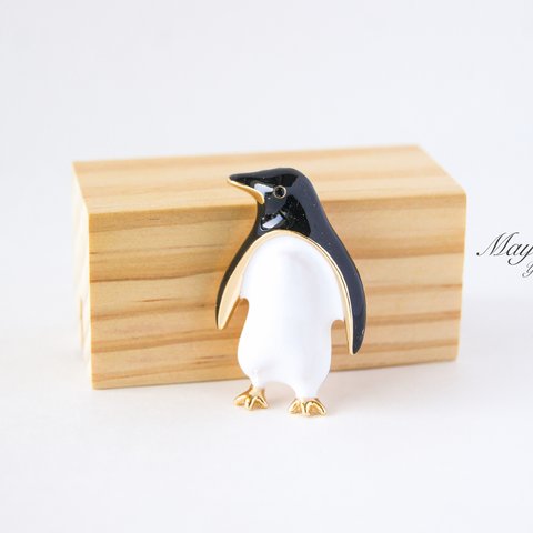 『かわいいペンギンのブローチ』