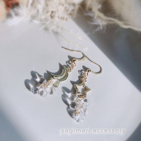  【 ピアス イヤリング 】 アシンメトリー 大人可愛い 月  星 星ピアス 星イヤリング クリアピアス クリアイヤリング シンプルアクセサリー 冬物 冬コーデ  クリスマス クリアアクセサリー 